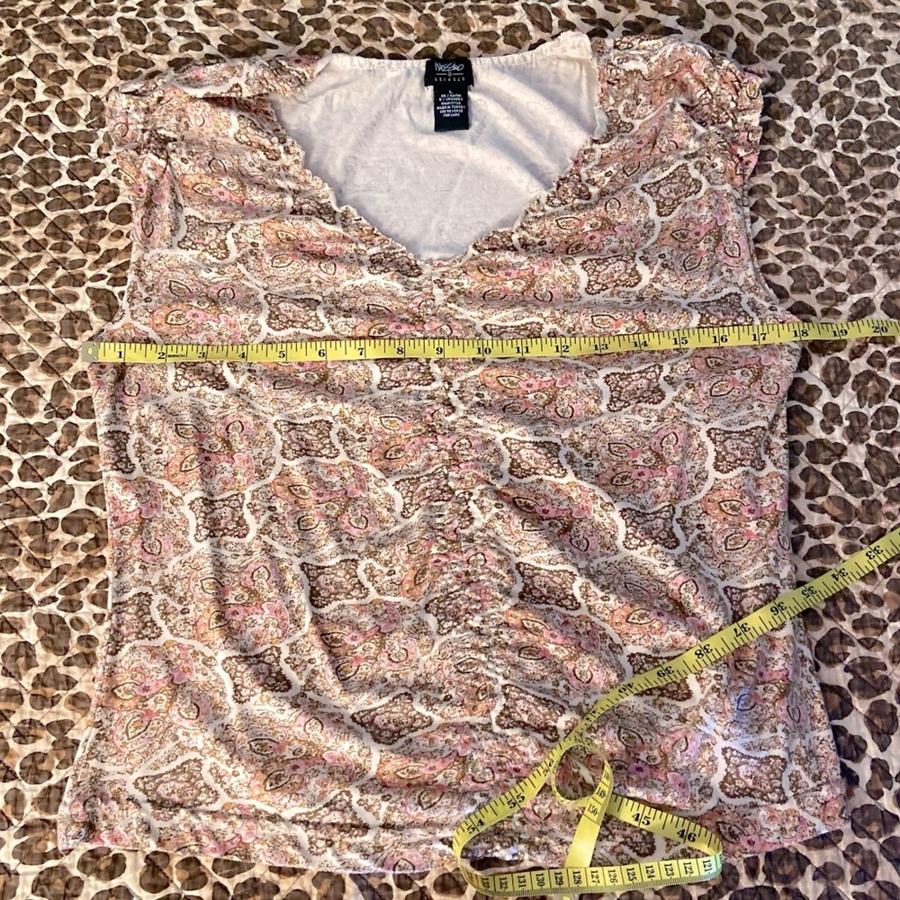 Boho Floral Cap Sleeve Neutral Top - Picture 7 of 9